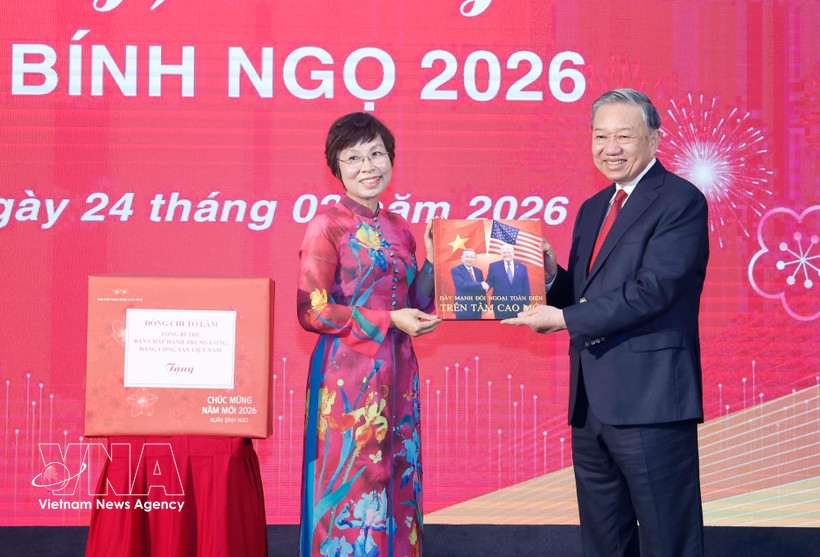 Party chief urges VNA to be worthy of nation’s trusted information source